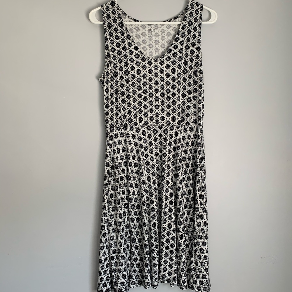 3/25!!!⭐️ Black and White Patterned Dress